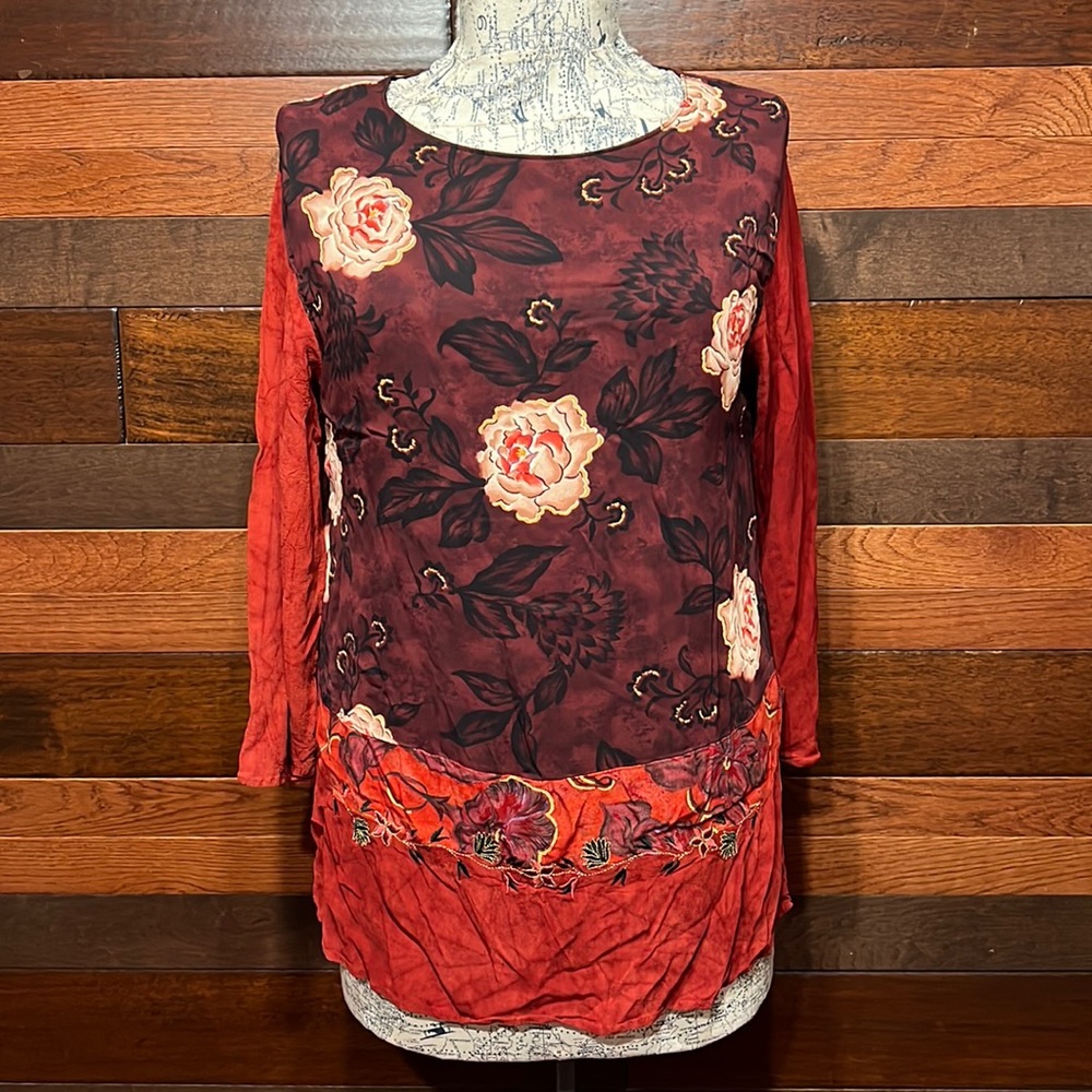 Carole Little Scoop Neck 3/4 Sleeve Floral Embroidered Blouse